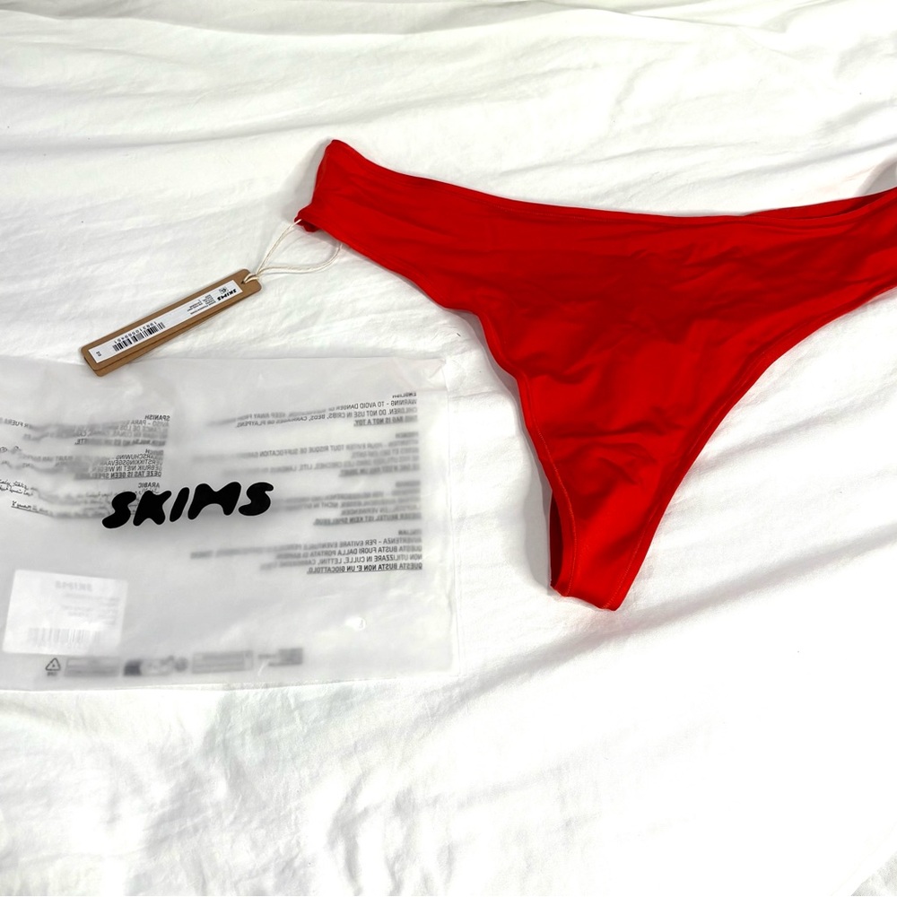 SKIMS Shine Foundations Thong Cayenne Underwear NWT